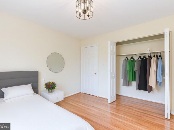 6906 Lafayette Park Drive, Annandale VA 22003