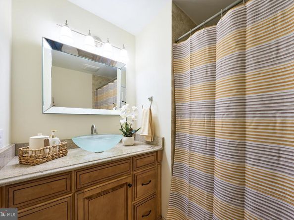 6906 Lafayette Park Drive, Annandale VA 22003