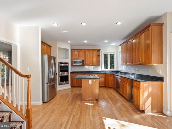 2393 Watters Glen Court, Falls Church VA 22043