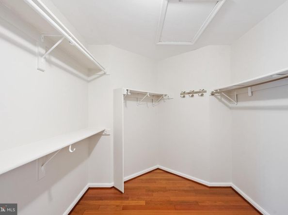 2393 Watters Glen Court, Falls Church VA 22043