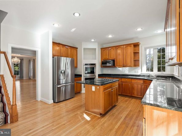 2393 Watters Glen Court, Falls Church VA 22043