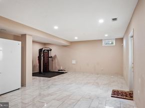 2393 Watters Glen Court, Falls Church VA 22043