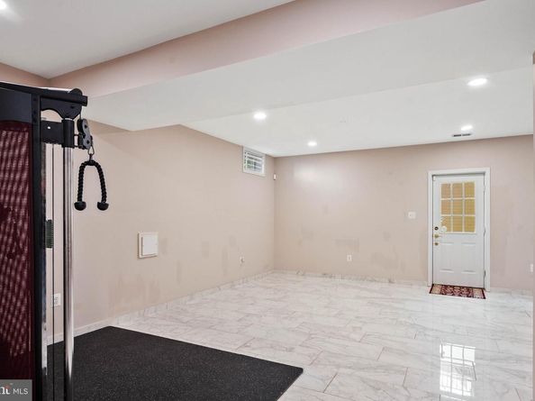 2393 Watters Glen Court, Falls Church VA 22043