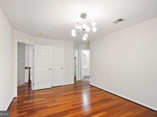 2393 Watters Glen Court, Falls Church VA 22043