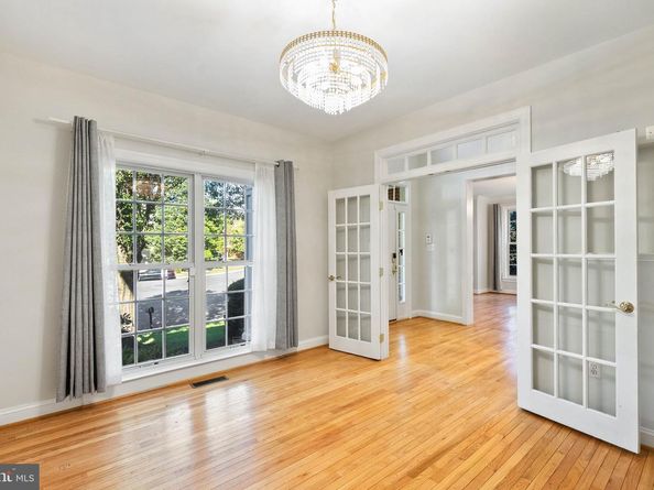 2393 Watters Glen Court, Falls Church VA 22043