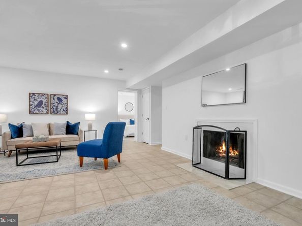 8074 Inverness Ridge Road, Potomac MD 20854