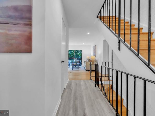 8074 Inverness Ridge Road, Potomac MD 20854