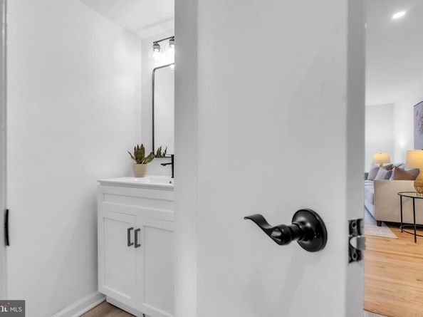 8074 Inverness Ridge Road, Potomac MD 20854