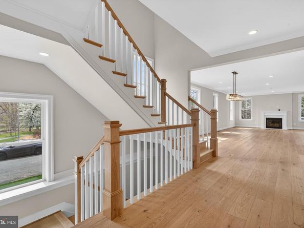 735 20TH Street S, Arlington VA 22202