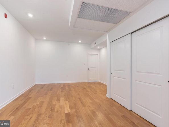 1123 S 20TH Street, Philadelphia PA 19146