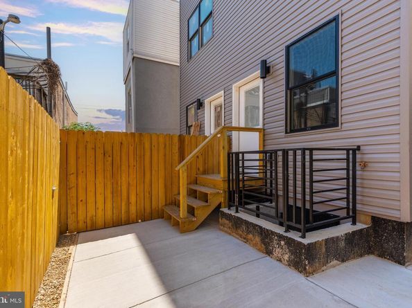 1123 S 20TH Street, Philadelphia PA 19146