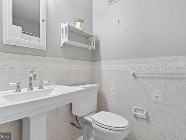 1028 Norvelt Drive, Philadelphia PA 19115