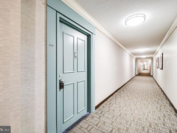 205 Yoakum Parkway 810, Alexandria VA 22304