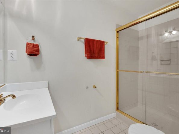 21439 Kenyon Court, Sterling VA 20164