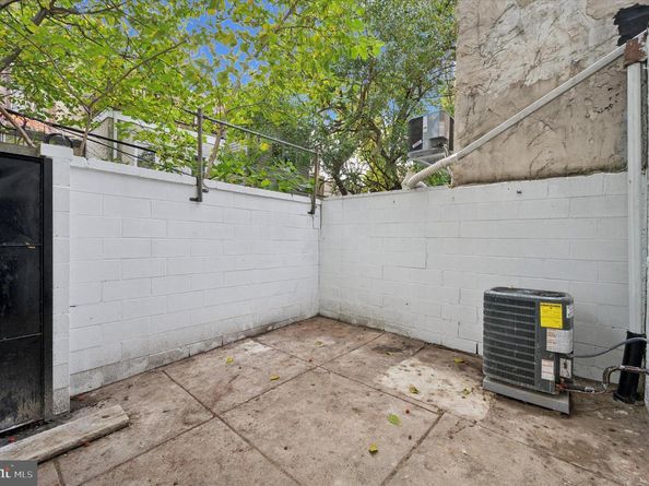 1528 Manton Street, Philadelphia PA 19146