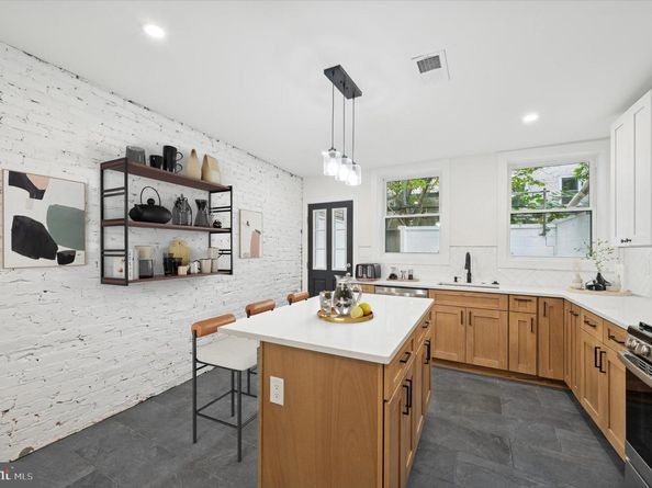 1528 Manton Street, Philadelphia PA 19146