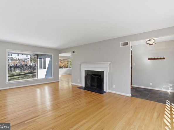 3110 Juniper Lane, Falls Church VA 22044