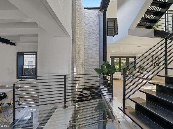 2220 Q Street NW, Washington DC 20008