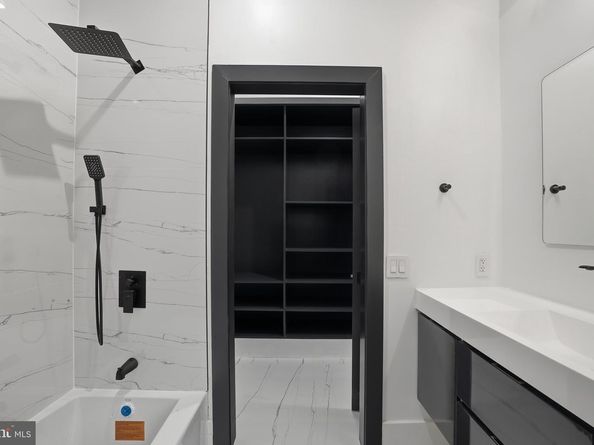 2220 Q Street NW, Washington DC 20008