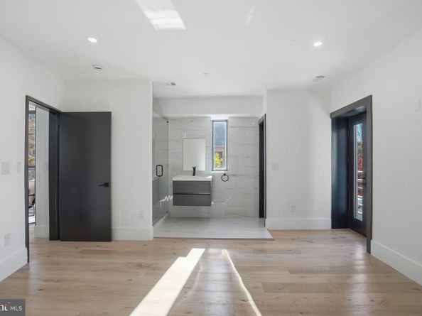 2220 Q Street NW, Washington DC 20008