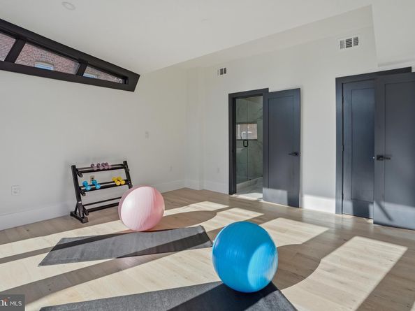 2220 Q Street NW, Washington DC 20008