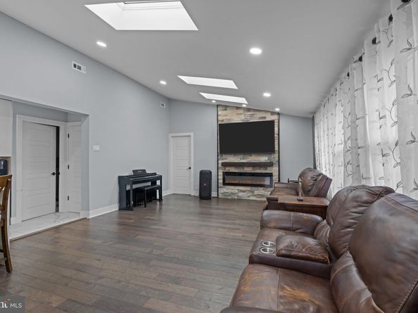 245 Trenton Road, Fairless Hills PA 19030