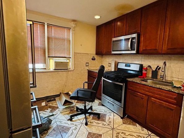 5201 N 8TH Street, Philadelphia PA 19120