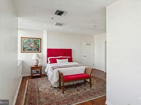 1100 Vine Street 402, Philadelphia PA 19107