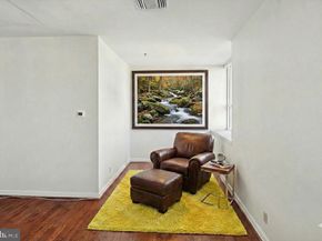 1100 Vine Street 402, Philadelphia PA 19107