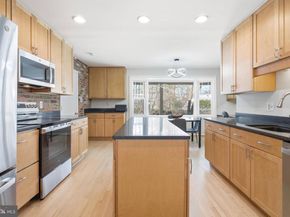 521 Creek Crossing Road NE, Vienna VA 22180