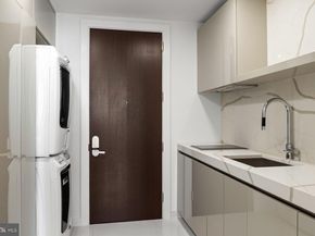 1911 Walnut St 4402, Philadelphia PA 19103