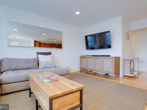 4118 18TH Road N, Arlington VA 22207