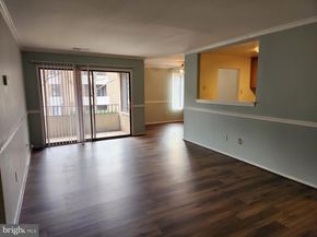 521 Florida Avenue 102, Herndon VA 20170