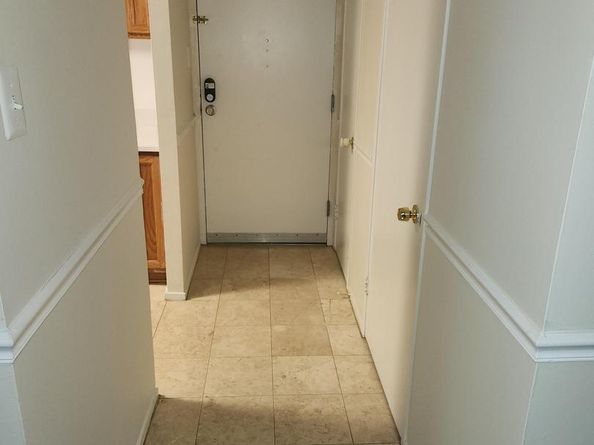 521 Florida Avenue 102, Herndon VA 20170