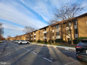 521 Florida Avenue 102, Herndon VA 20170