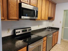 521 Florida Avenue 102, Herndon VA 20170