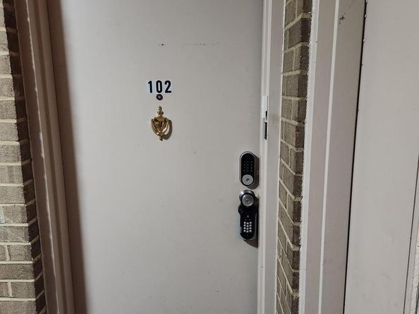 521 Florida Avenue 102, Herndon VA 20170