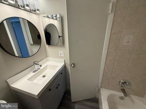 3101 S Manchester Street 517, Falls Church VA 22044