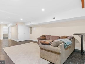 924 S 11TH Street 101, Philadelphia PA 19147