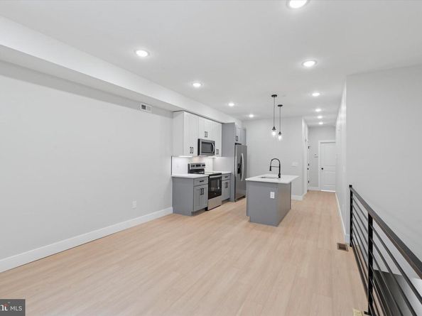 518 W Susquehanna Avenue, Philadelphia PA 19122