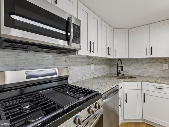 1554 Northgate Square APT 1A, Reston VA 20190