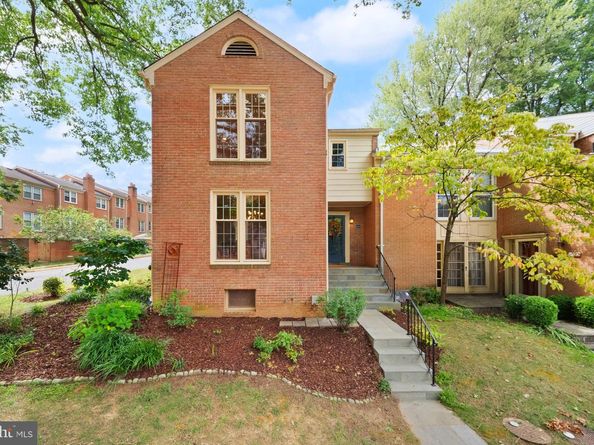 2024 Highboro Way, Falls Church VA 22043