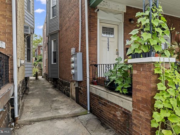 5227 Catharine Street, Philadelphia PA 19143