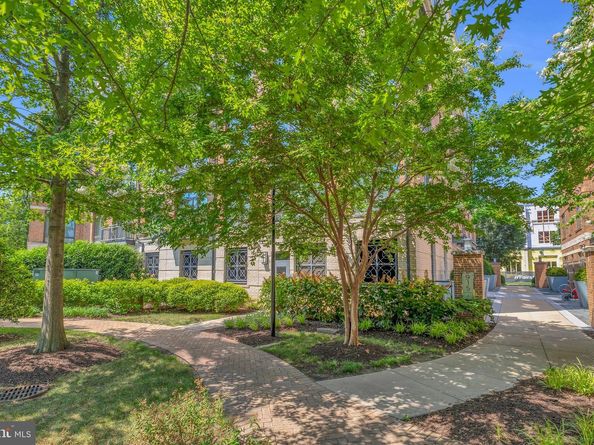 915 N Patrick Street 407, Alexandria VA 22314
