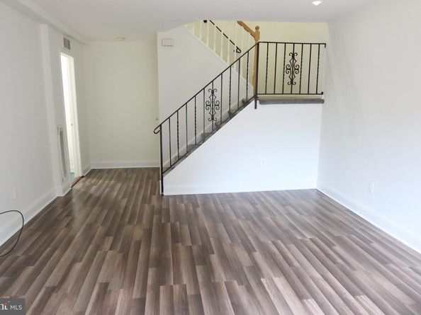 9001 Ridge Avenue 33, Philadelphia PA 19128