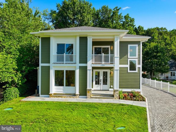 132 N Earley Street, Alexandria VA 22304