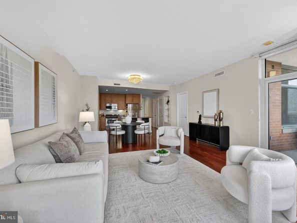 8220 Crestwood Heights Drive 1410, Mclean VA 22102