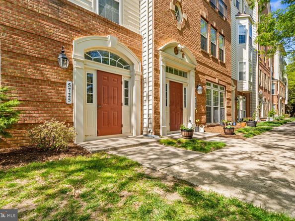 5725 Callcott Way P, Alexandria VA 22312
