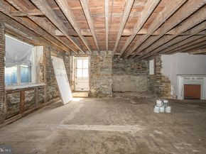 5 E Chestnut Hill Avenue, Philadelphia PA 19118