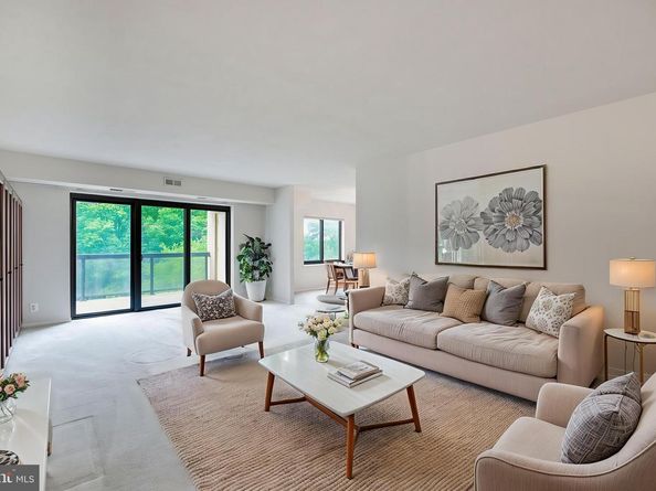 307 Yoakum Parkway 512, Alexandria VA 22304